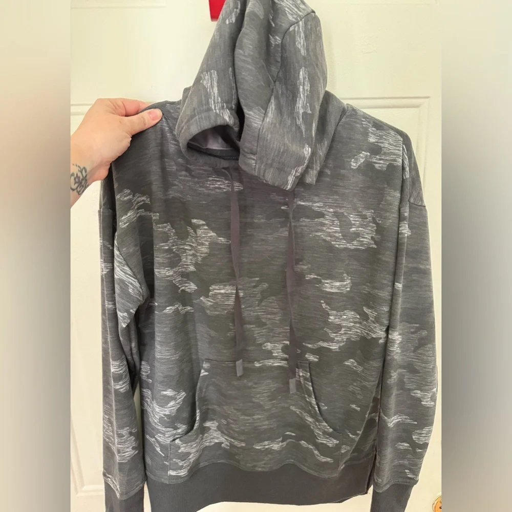 Athletic Works camo sweatshirt XS - Picture 6 of 7